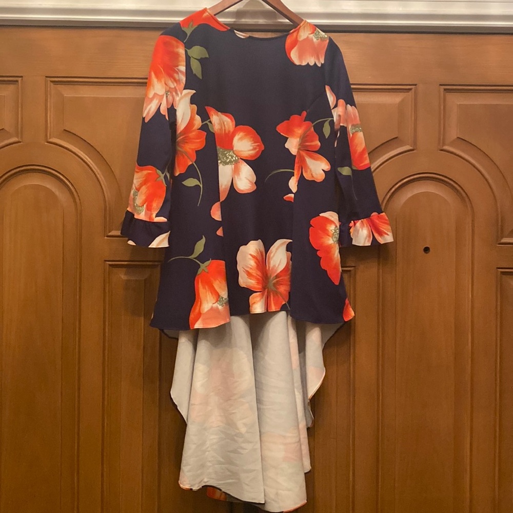 Gorgeous custom floral high low shirt Lg